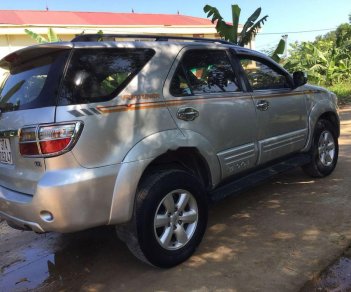 Toyota Fortuner 2010 - Bán Toyota Fortuner năm 2010, màu bạc số sàn, 565 triệu