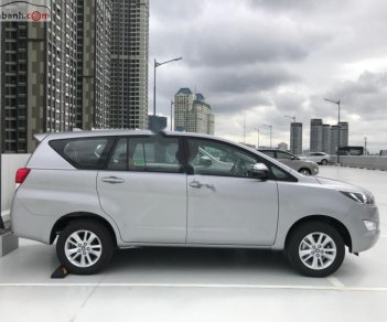 Toyota Innova 2.0E 2019 - Bán Toyota Innova 2.0E 2019, màu bạc