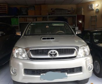 Toyota Hilux 2009 - Cần bán Toyota Hilux đời 2009, màu bạc, nhập khẩu  