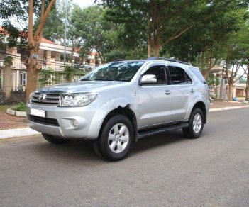 Toyota Fortuner   2009 - Bán Toyota Fortuner năm 2009, màu bạc, xe gia đình 