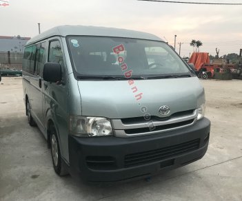 Toyota Hiace 2010 - Cần thanh lý gấp xe đưa đón nhân viên Toyota Hiace máy xăng, sản xuất năm 2010, màu bạc