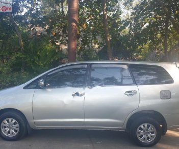 Toyota Innova 2006 - Bán Toyota Innova 2006, màu bạc, nhập khẩu