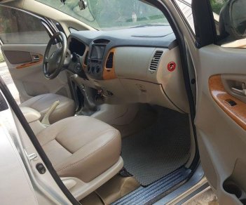 Toyota Innova 2010 - Bán Toyota Innova 2010, màu bạc  