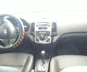 Hyundai i30 2010 - Bán ô tô Hyundai i30 năm 2010, màu trắng