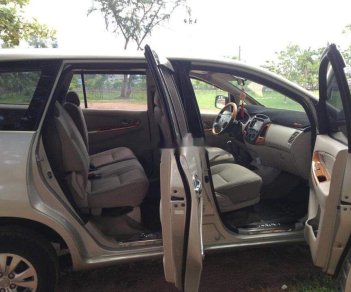 Toyota Innova   J   2008 - Cần bán lại xe Toyota Innova J sản xuất 2008, màu bạc