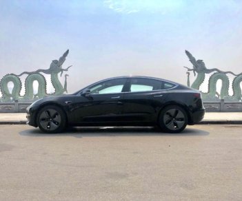 2018 - Cần bán Tesla 3 đời 2018, màu đen, xe nhập