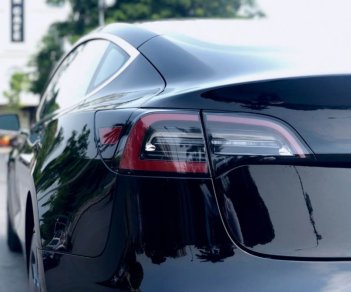 2018 - Cần bán Tesla 3 đời 2018, màu đen, xe nhập