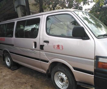 Toyota Hiace 2002 - Bán xe Toyota Hiace đời 2002, xe nhập, 65 triệu