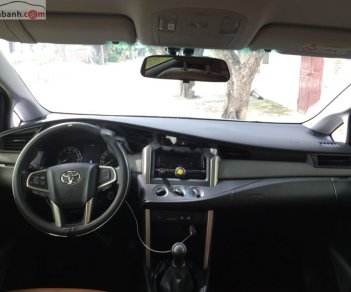 Toyota Innova   2016 - Bán Toyota Innova 2.0E đời 2016, màu bạc, giá 675tr