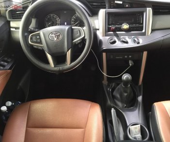 Toyota Innova   2016 - Bán Toyota Innova 2.0E đời 2016, màu bạc, giá 675tr