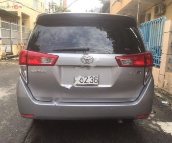 Toyota Innova 2017 - Bán ô tô Toyota Innova sản xuất năm 2017, màu bạc số sàn