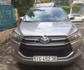 Toyota Innova 2017 - Bán ô tô Toyota Innova sản xuất năm 2017, màu bạc số sàn