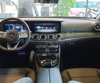 Mercedes-Benz E class E300 AMG 2019 - Bán ô tô Mercedes E300 AMG 2019, màu đỏ