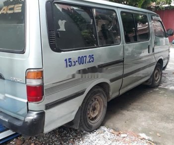 Toyota Hiace 2001 - Cần bán lại xe Toyota Hiace đời 2000