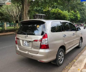 Toyota Innova E 2015 - Cần bán Toyota Innova E đời 2015, màu vàng cát