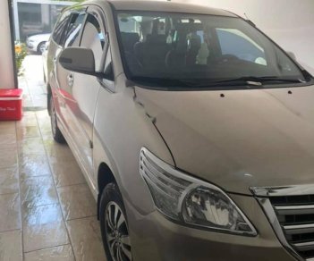 Toyota Innova E 2015 - Cần bán Toyota Innova E đời 2015, màu vàng cát