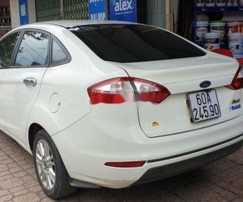 Ford Fiesta  AT 2015 - Xe Ford Fiesta AT năm sản xuất 2015, màu trắng, giá tốt