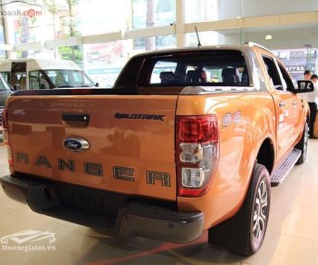 Ford Ranger 2019 - Bán Ford Ranger Wildtrak 2.0L 4x4 AT sản xuất 2019, màu vàng, xe nhập 