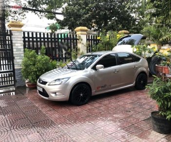 Ford Focus 2010 - Bán Ford Focus đời 2010, màu bạc, nhập khẩu