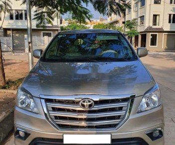 Toyota Innova 2013 - Bán Toyota Innova sản xuất năm 2013, màu bạc như mới, giá tốt