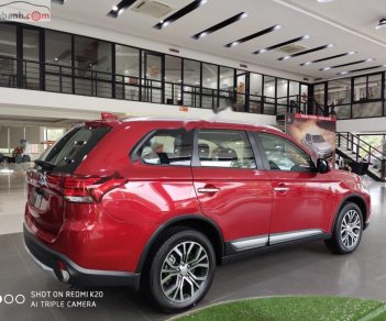 Mitsubishi Outlander   2019 - Bán xe Mitsubishi Outlander 2.0 Premium sản xuất năm 2019, màu đỏ