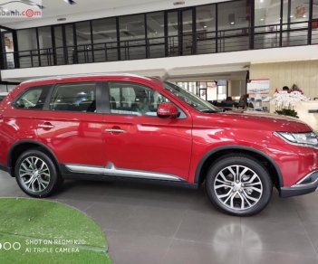 Mitsubishi Outlander   2019 - Bán xe Mitsubishi Outlander 2.0 Premium sản xuất năm 2019, màu đỏ