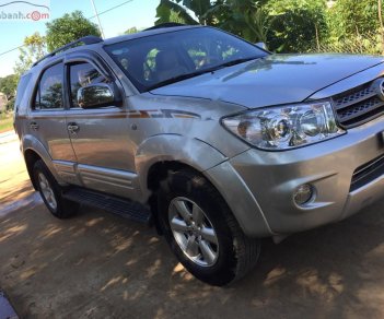 Toyota Fortuner 2010 - Bán ô tô Toyota Fortuner năm sản xuất 2010, màu bạc chính chủ