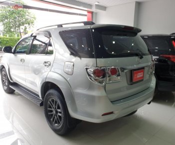 Toyota Fortuner 2.5G 2016 - Bán Toyota Fortuner 2.5G 2016, màu bạc số sàn, 865 triệu