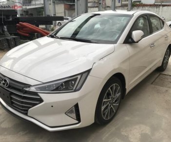 Hyundai Elantra 2.0 AT 2019 - Bán Hyundai Elantra 2.0 AT sản xuất năm 2019, màu trắng 