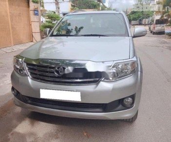 Toyota Fortuner 2012 - Cần bán Toyota Fortuner năm sản xuất 2012, màu bạc chính chủ, giá tốt