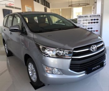 Toyota Innova 2019 - Bán xe Toyota Innova đời 2019, màu bạc giá cạnh tranh