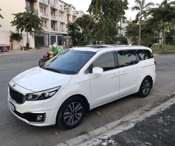 Kia Sedona 2017 - Cần bán lại xe Kia Sedona năm sản xuất 2017 xăng 3.3, màu trắng