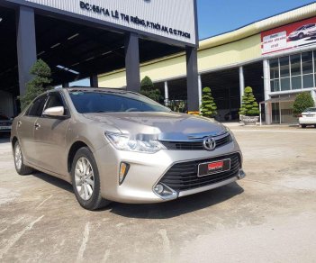 Toyota Camry 2016 - Bán ô tô Toyota Camry 2.0E đời 2016, giá tốt