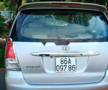 Toyota Innova 2006 - Cần bán lại xe Toyota Innova năm sản xuất 2006, màu bạc, nhập khẩu nguyên chiếc giá cạnh tranh