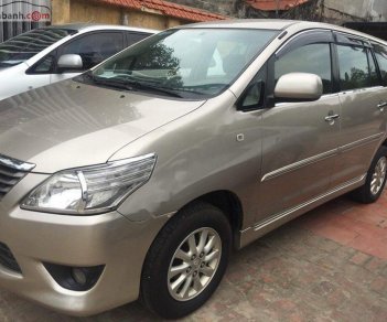 Toyota Innova E 2013 - Xe Toyota Innova E 2013, màu bạc xe gia đình