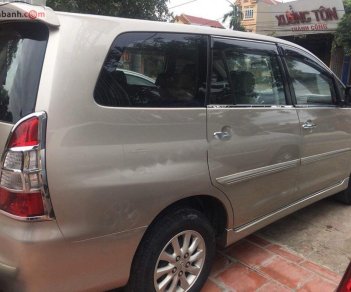 Toyota Innova E 2013 - Xe Toyota Innova E 2013, màu bạc xe gia đình