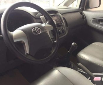 Toyota Innova E 2013 - Xe Toyota Innova E 2013, màu bạc xe gia đình