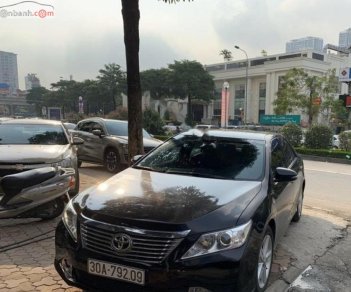 Toyota Camry 2.5Q 2014 - Cần bán lại xe Toyota Camry 2.5Q năm sản xuất 2014, màu đen số tự động