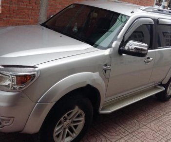 Ford Everest 2.5L 4x2 MT 2010 - Cần bán lại xe Ford Everest 2.5L 4x2 MT đời 2010, màu hồng  