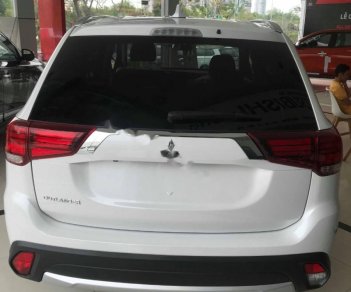 Mitsubishi Outlander 2019 - Bán xe Mitsubishi Outlander đời 2019, màu trắng, 908tr