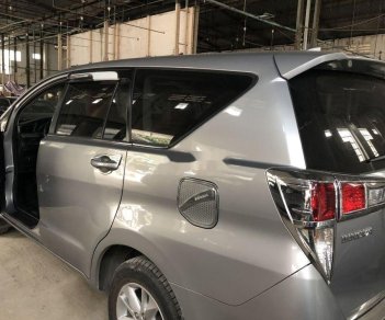 Toyota Innova 2016 - Bán ô tô Toyota Innova năm sản xuất 2016, màu bạc, giá tốt
