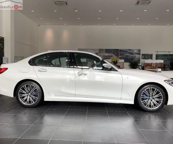 BMW 3 Series 2019 - Bán xe BMW 330i M-Sport đời 2019, màu trắng, xe nhập