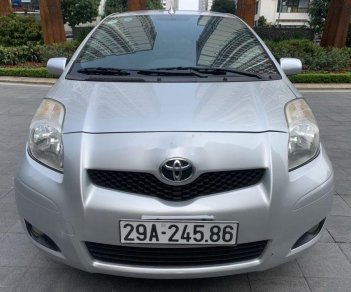 Toyota Yaris 2011 - Cần bán lại xe Toyota Yaris đời 2011, màu bạc