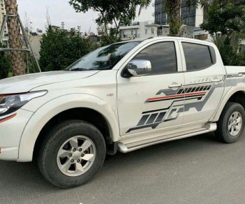 Mitsubishi Triton 2016 - Cần bán Mitsubishi Triton đời 2016, màu trắng, nhập khẩu nguyên chiếc số tự động