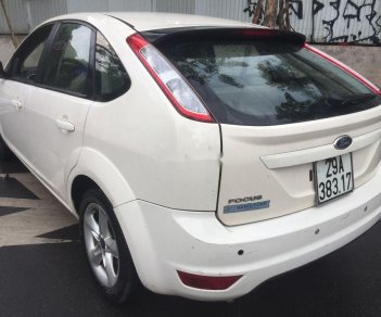 Ford Focus 2011 - Cần bán xe Ford Focus đời 2011, màu trắng chính chủ