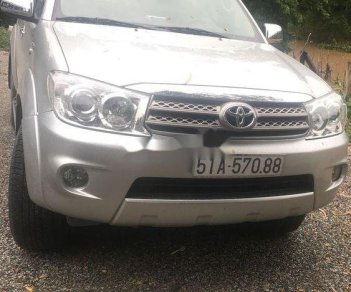 Toyota Fortuner   2010 - Bán Toyota Fortuner năm 2010, màu bạc số tự động, giá chỉ 590 triệu