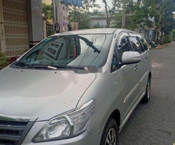 Toyota Innova E 2015 - Bán Toyota Innova E năm sản xuất 2015, màu bạc