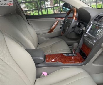 Toyota Camry 2.4G 2011 - Bán xe Toyota Camry 2.4G năm sản xuất 2011, màu bạc