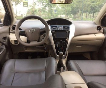 Toyota Vios 2010 - Bán Toyota Vios năm sản xuất 2010, màu bạc chính chủ, giá tốt