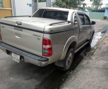 Toyota Hilux 2013 - Cần bán lại xe Toyota Hilux 3.0 (4x4) đời 2013, màu bạc, nhập khẩu Thái, chính chủ